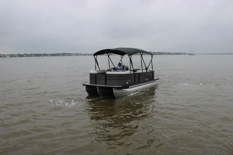 Slide: The Image of Harris Cruiser 210 2026 - 20