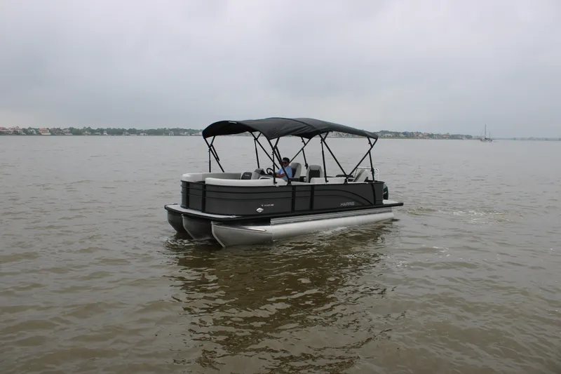 Slide: The Image of Harris Cruiser 210 2026 - 22