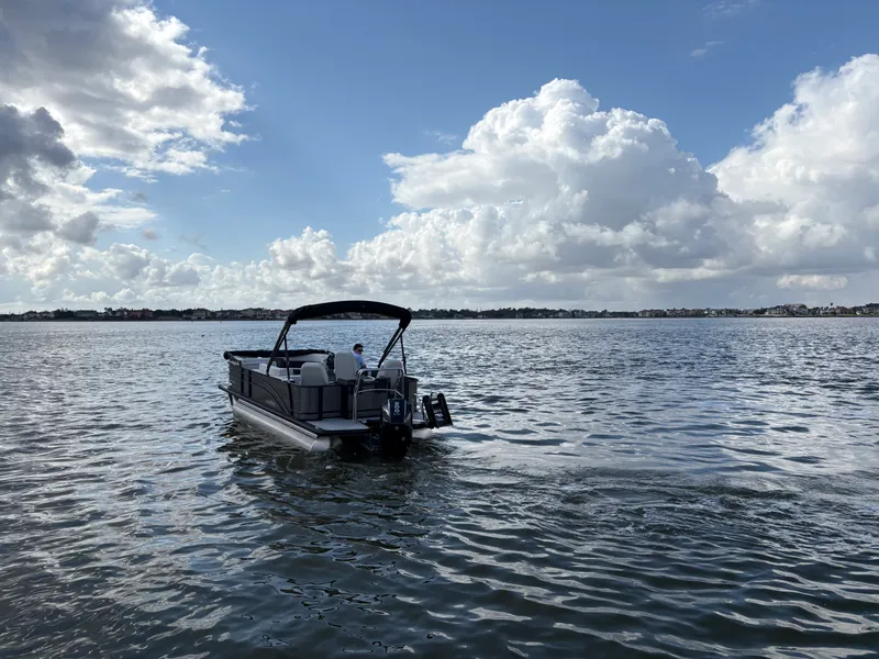 Slide: The Image of Harris Cruiser 210 2026 - 4