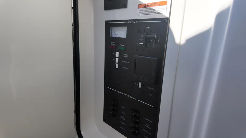 Slide: The Image of Sea Ray SLX 310 Outboard 2026 - 24