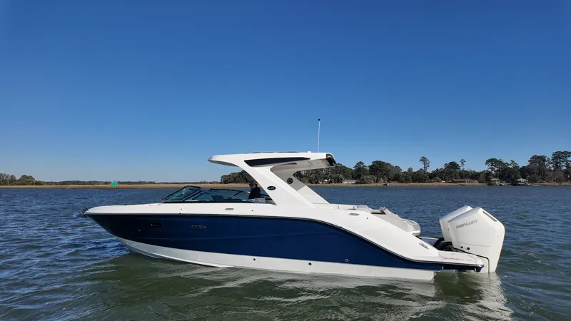 Slide: The Image of Sea Ray SLX 310 Outboard 2026 - 30