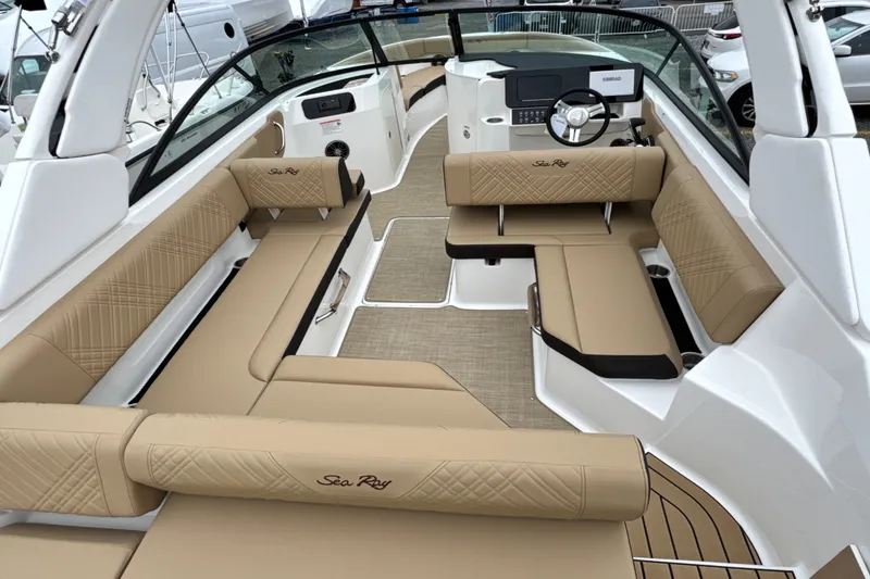 Slide: The Image of Sea Ray SDX 250 Outboard 2026 - 10