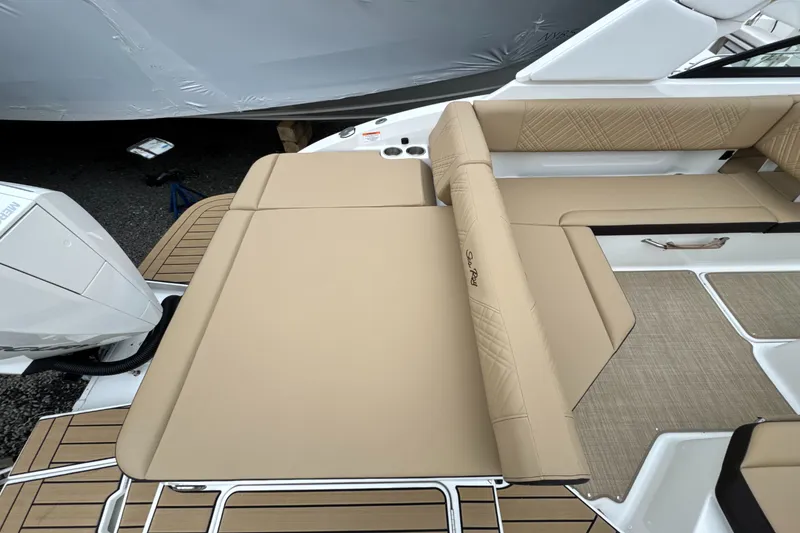 Slide: The Image of Sea Ray SDX 250 Outboard 2026 - 11