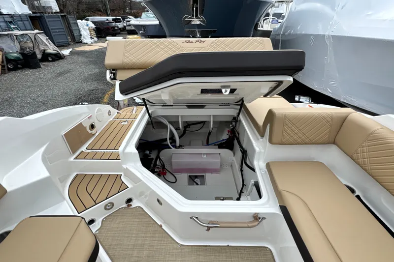 Slide: The Image of Sea Ray SDX 250 Outboard 2026 - 13