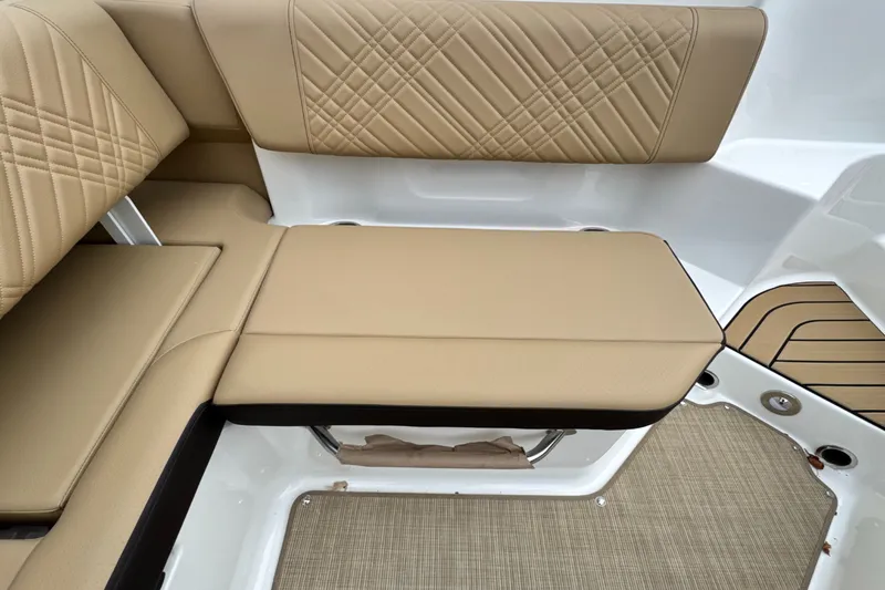 Slide: The Image of Sea Ray SDX 250 Outboard 2026 - 21