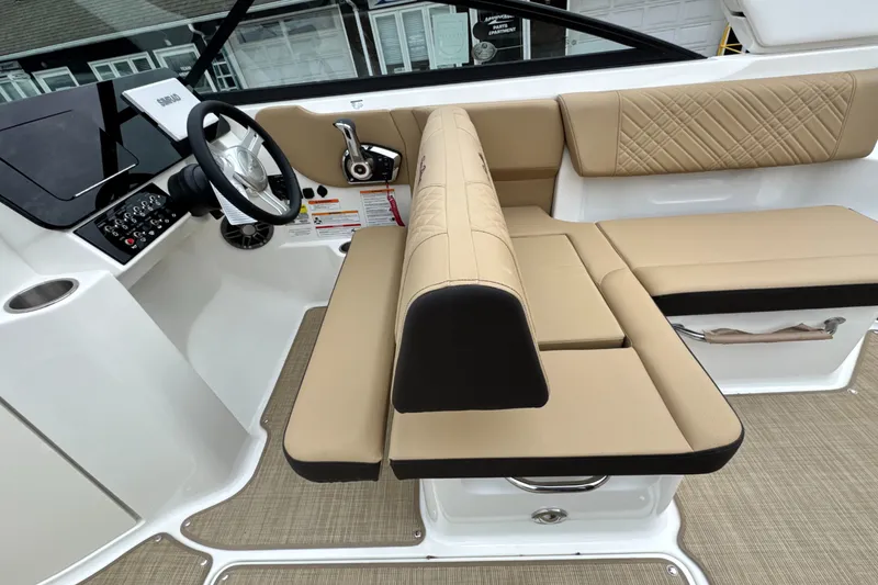 Slide: The Image of Sea Ray SDX 250 Outboard 2026 - 25