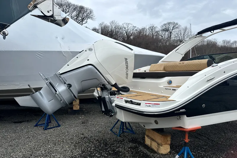 Slide: The Image of Sea Ray SDX 250 Outboard 2026 - 3
