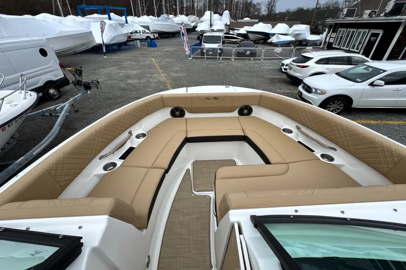 Slide: The Image of Sea Ray SDX 250 Outboard 2026 - 41