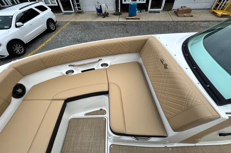 Slide: The Image of Sea Ray SDX 250 Outboard 2026 - 42