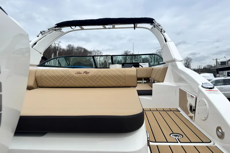 Slide: The Image of Sea Ray SDX 250 Outboard 2026 - 6