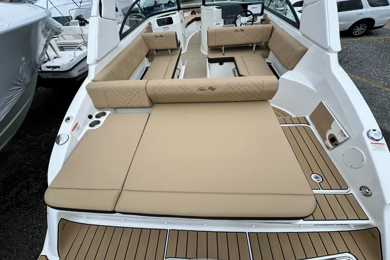 Slide: The Image of Sea Ray SDX 250 Outboard 2026 - 7