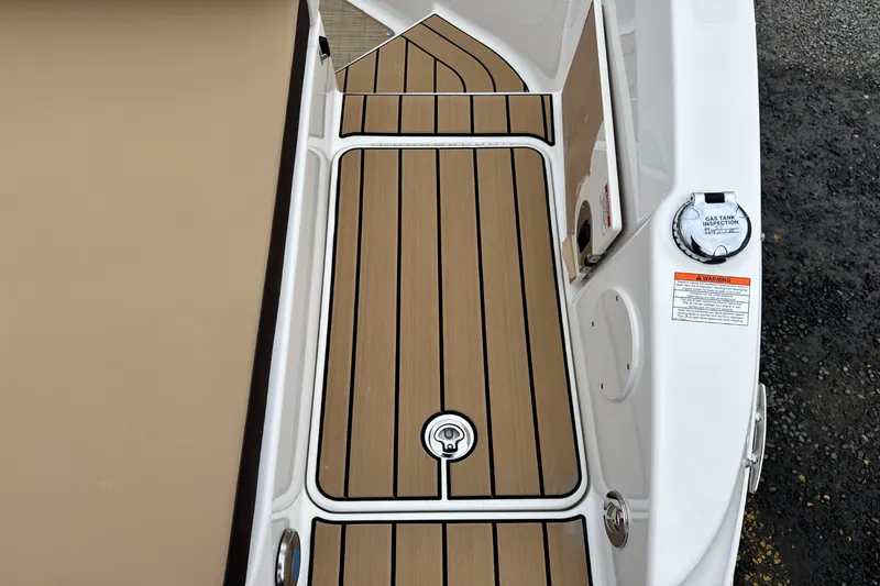 Slide: The Image of Sea Ray SDX 250 Outboard 2026 - 8