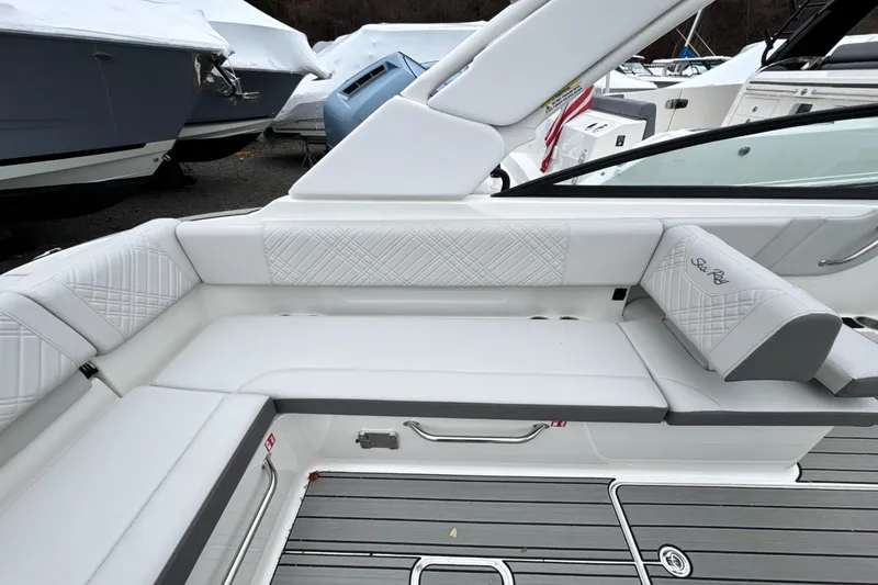 Slide: The Image of Sea Ray SDX 270 Outboard 2026 - 16