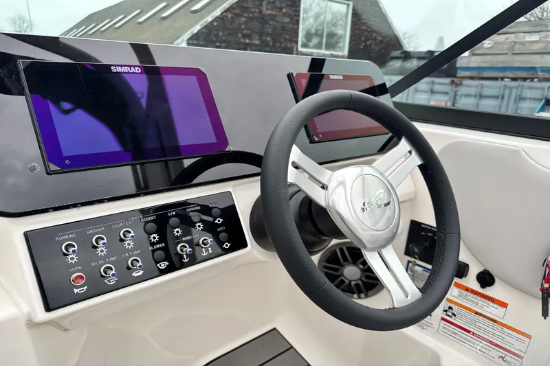 Slide: The Image of Sea Ray SDX 270 Outboard 2026 - 27