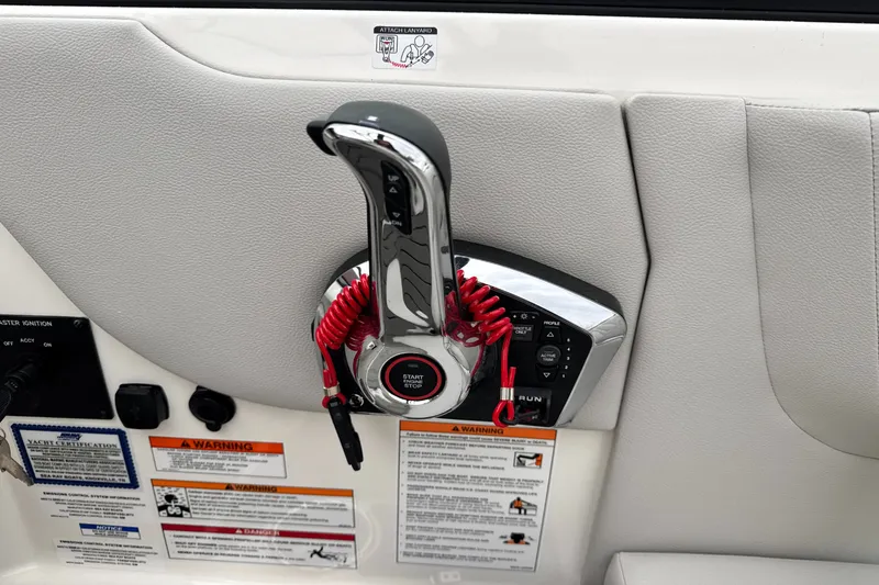 Slide: The Image of Sea Ray SDX 270 Outboard 2026 - 28