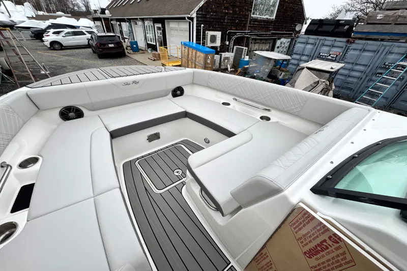 Slide: The Image of Sea Ray SDX 270 Outboard 2026 - 44