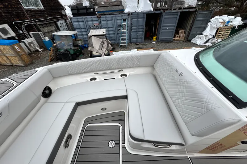 Slide: The Image of Sea Ray SDX 270 Outboard 2026 - 48