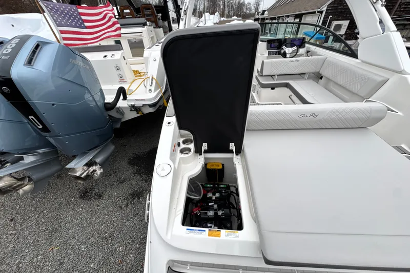 Slide: The Image of Sea Ray SDX 270 Outboard 2026 - 7