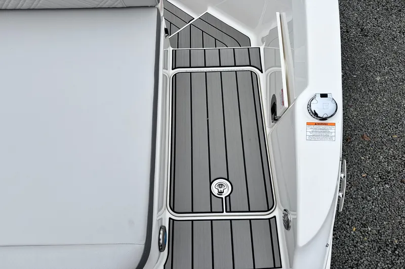 Slide: The Image of Sea Ray SDX 270 Outboard 2026 - 9