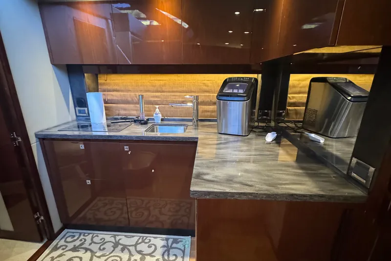 Slide: The Image of Sea Ray 470 Sundancer 2015 - 10