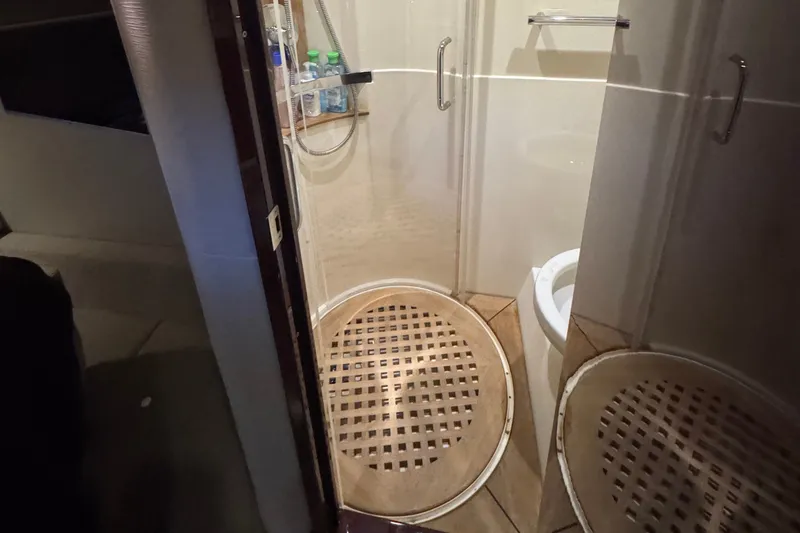 Slide: The Image of Sea Ray 470 Sundancer 2015 - 13