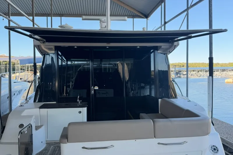 Slide: The Image of Sea Ray 470 Sundancer 2015 - 4