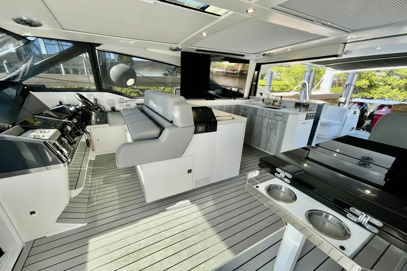 Slide: The Image of Formula 500 SSC 2022 - 24