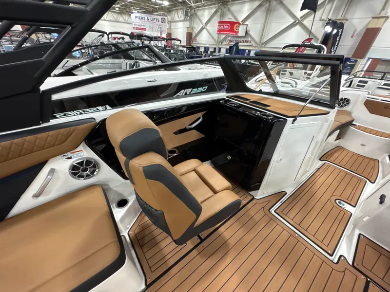 Slide: The Image of Yamaha 222SE 2026 - 12