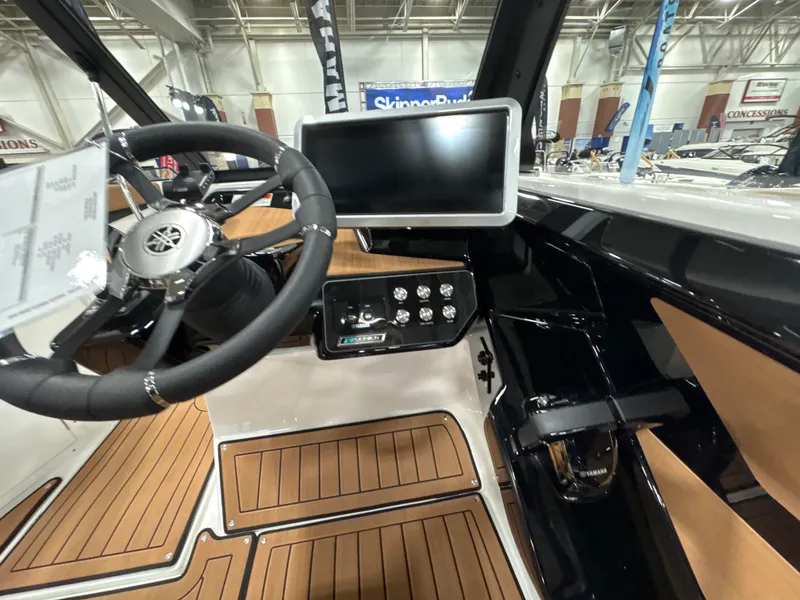 Slide: The Image of Yamaha 222SE 2026 - 17