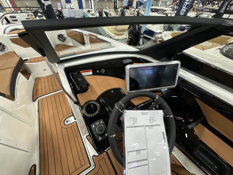 Slide: The Image of Yamaha 222SE 2026 - 18