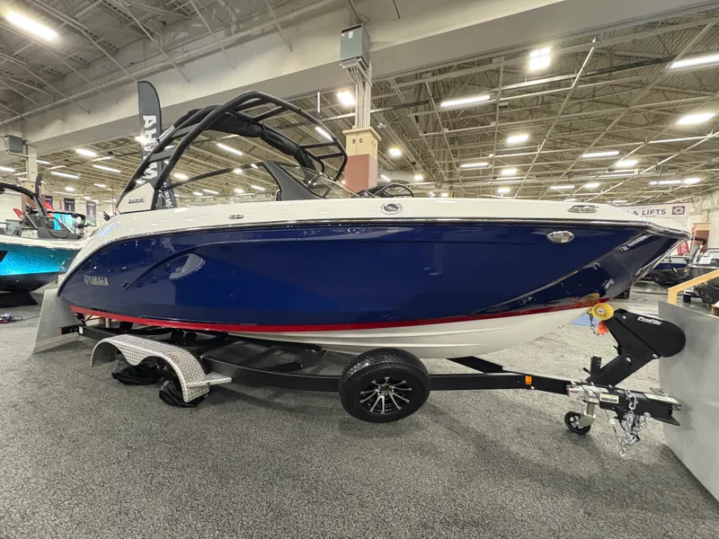 Slide: The Image of Yamaha 222SE 2026 - 2