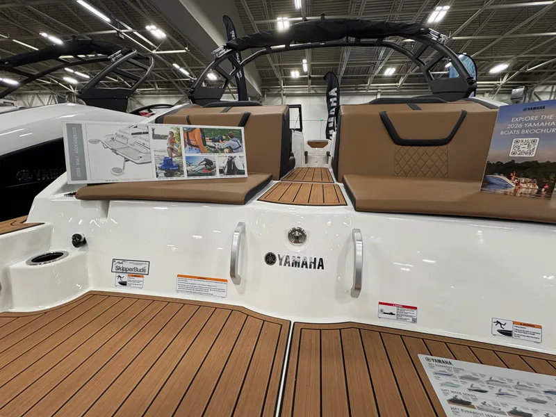 Slide: The Image of Yamaha 222SE 2026 - 8