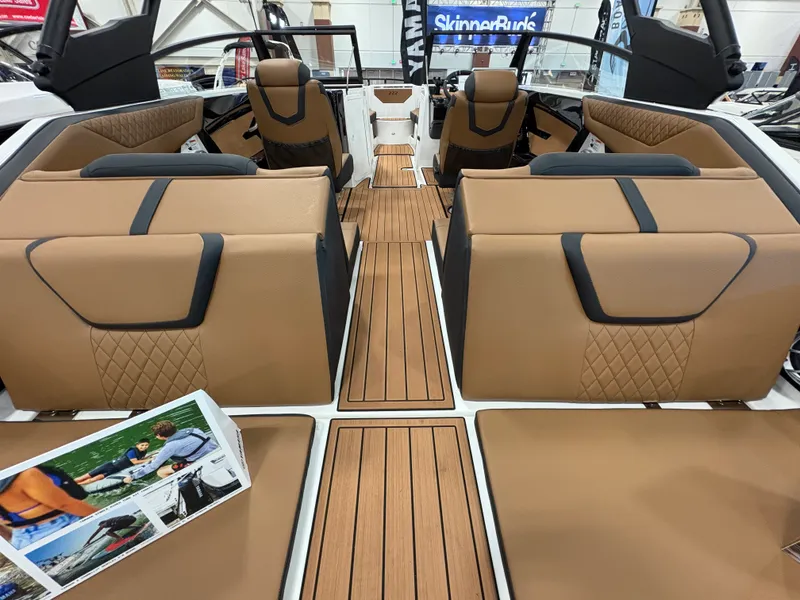 Slide: The Image of Yamaha 222SE 2026 - 9