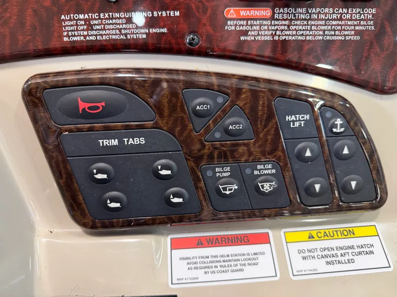 Slide: The Image of Sea Ray 330 SUNDANCER 2010 - 14