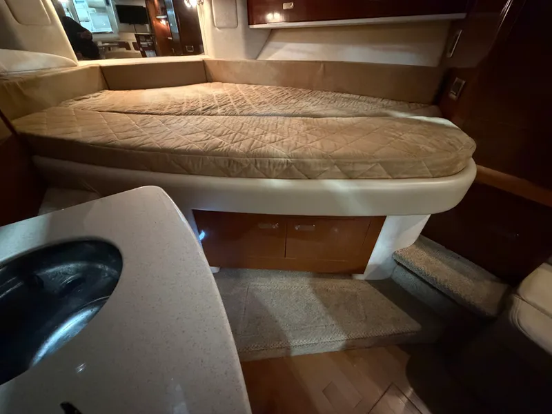 Slide: The Image of Sea Ray 330 SUNDANCER 2010 - 16