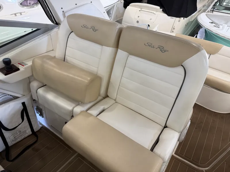 Slide: The Image of Sea Ray 330 SUNDANCER 2010 - 2