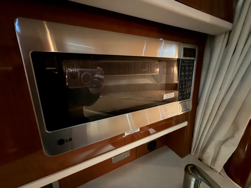 Slide: The Image of Sea Ray 330 SUNDANCER 2010 - 21
