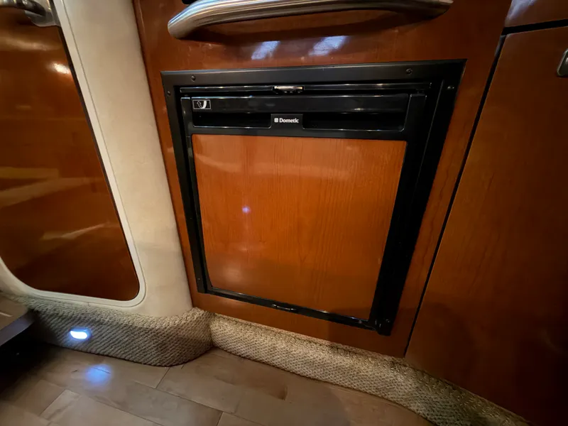 Slide: The Image of Sea Ray 330 SUNDANCER 2010 - 23