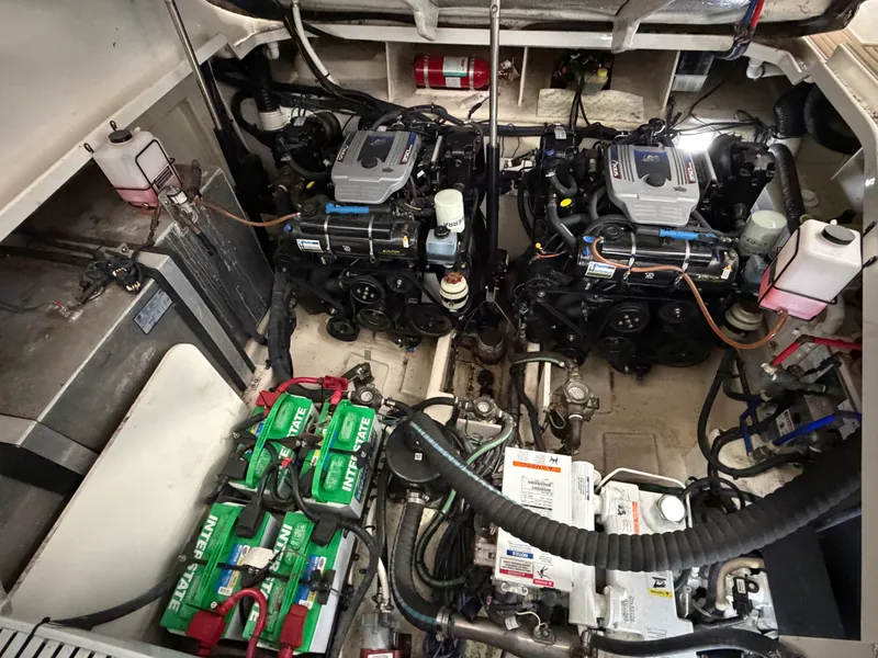 Slide: The Image of Sea Ray 330 SUNDANCER 2010 - 25