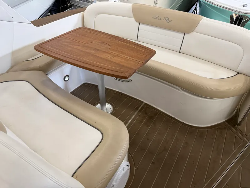 Slide: The Image of Sea Ray 330 SUNDANCER 2010 - 4