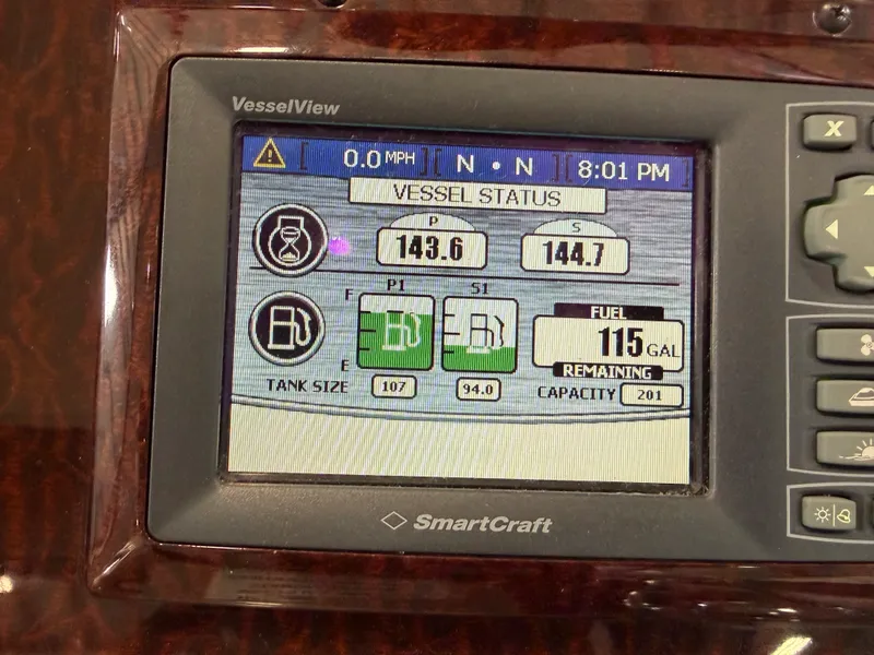 Slide: The Image of Sea Ray 330 SUNDANCER 2010 - 9