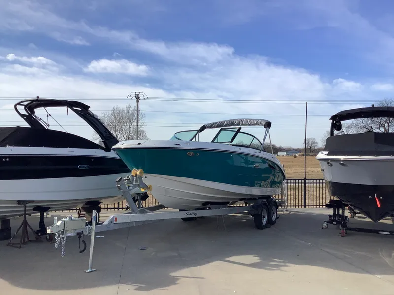 The Image of Sea Ray SDX 230 2026 - 0