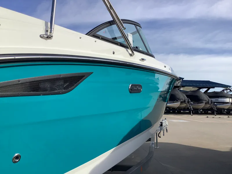 Slide: The Image of Sea Ray SDX 230 2026 - 2