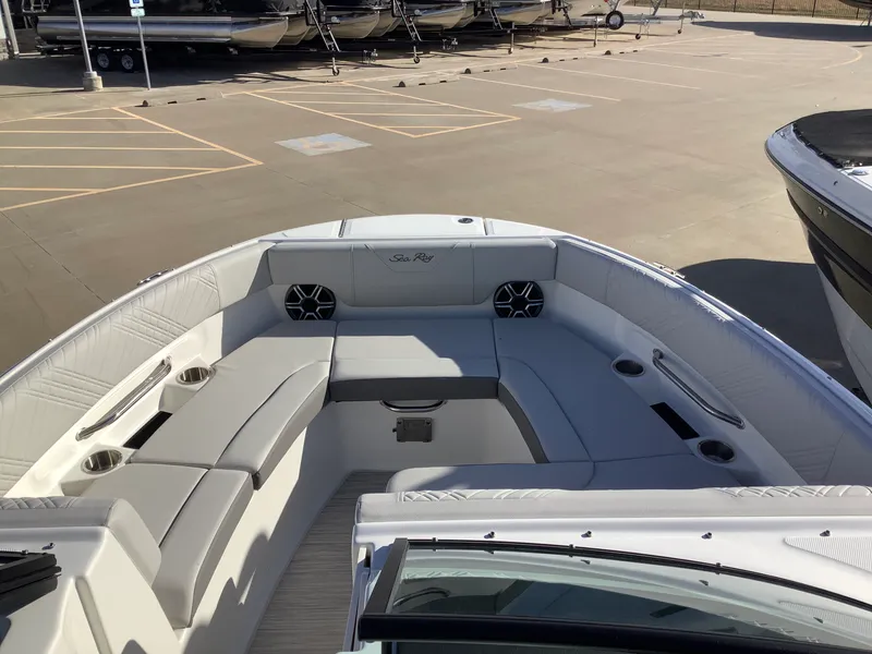 Slide: The Image of Sea Ray SDX 230 2026 - 26