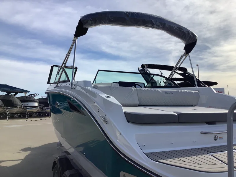 Slide: The Image of Sea Ray SDX 230 2026 - 3