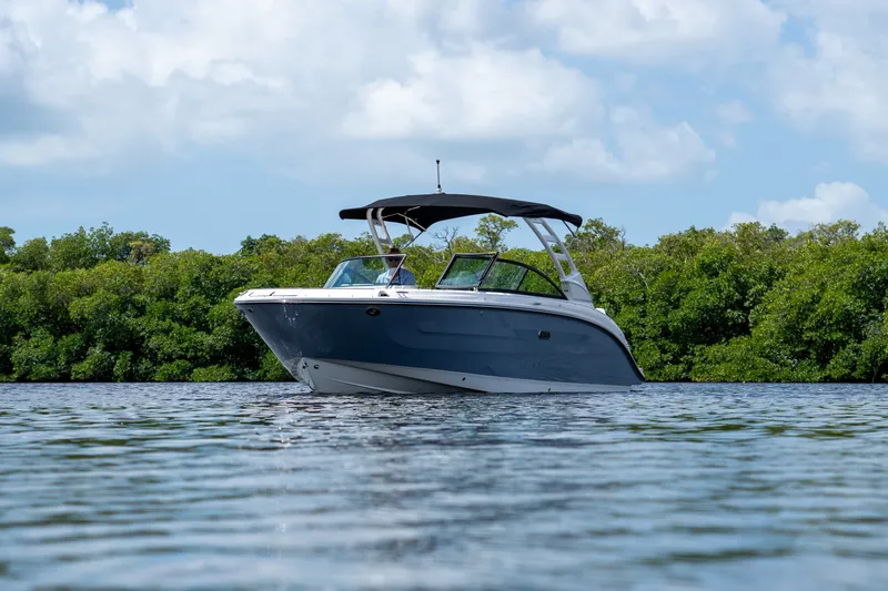 Slide: The Image of Sea Ray SDX 270 Outboard 2026 - 18