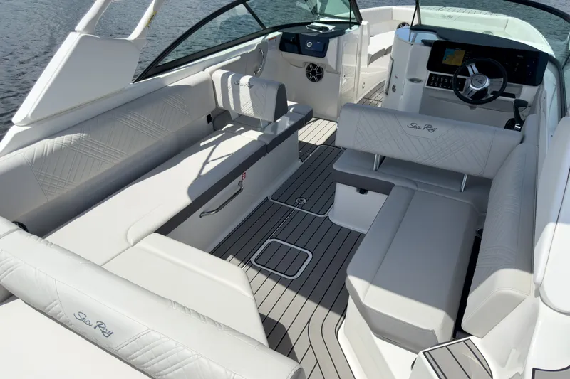 Slide: The Image of Sea Ray SDX 270 Outboard 2026 - 7