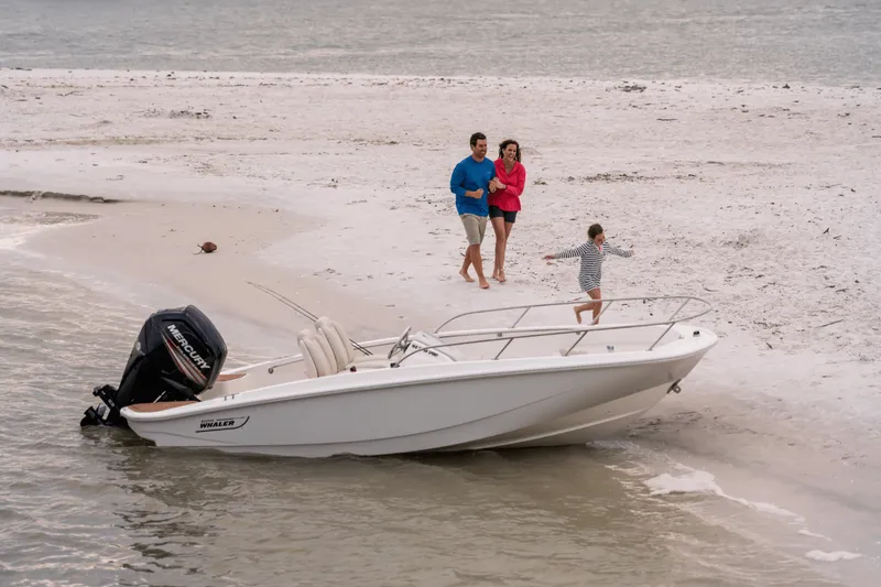 Slide: The Image of Boston Whaler 160 Super Sport 2026 - 7
