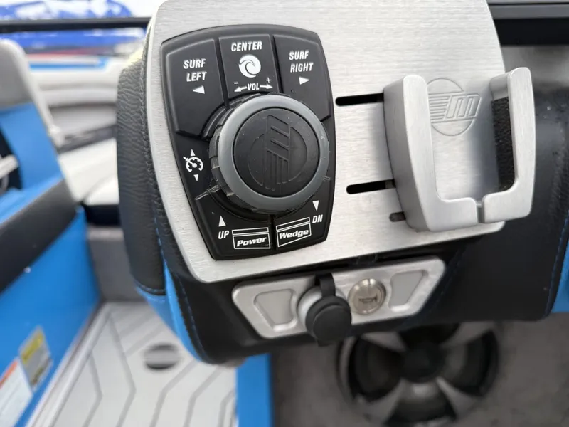 Slide: The Image of Malibu WAKESETTER 25 LSV 2017 - 16