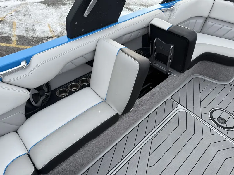 Slide: The Image of Malibu WAKESETTER 25 LSV 2017 - 32